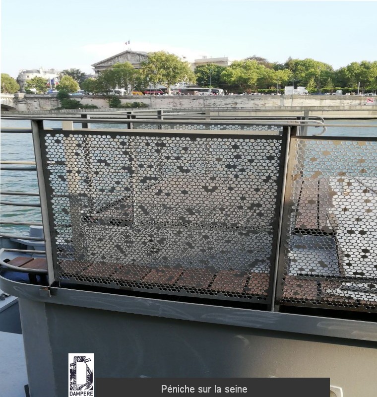 Peniche sur la seine MOSAIQUE ERGOT 3
